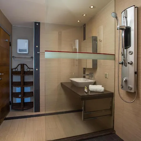 Molos Seaside דירה *